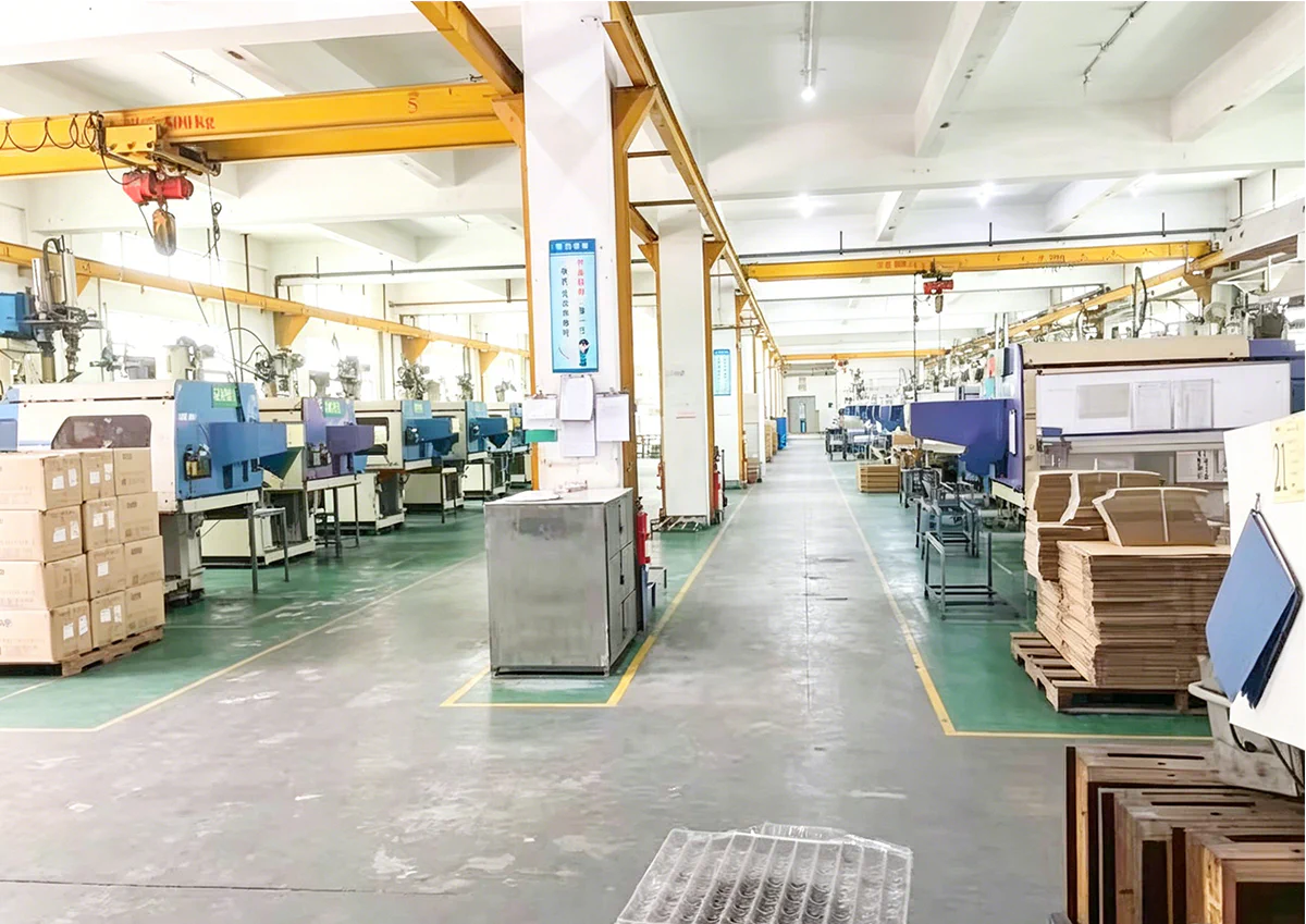 Advanced injection molding machines at Lexin Toys